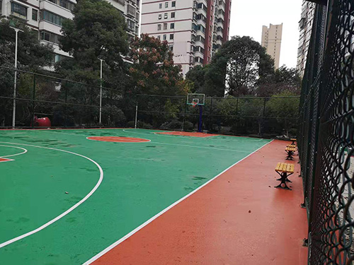 常德市武陵區(qū)國源小區(qū)塑膠籃球場，硅PU球場，籃球架安裝 體育器材，體育設(shè)施